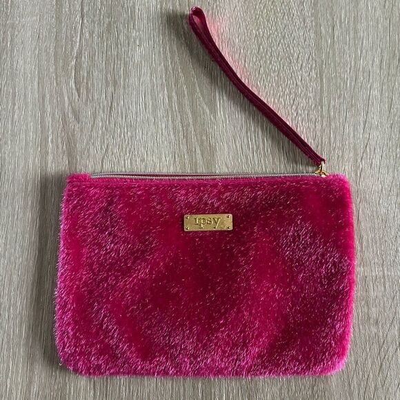 NEW … IPSY Cosmetic / Makeup Bag With Wristlet - Picture 1 of 3